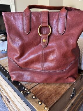 Frye - Leather Tote Bag in Rich Chestnut Brown